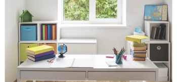 Teacher’s desk 