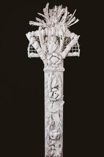 Sonja Weber Gilke - Fisherman's Cross: "Infinite Light" - 8' x 2'. Courtesy of the artist Sonja Weber Gilke - Fisherman's Cross: "Infinite Light" - 8' x 2'. Courtesy of the artist