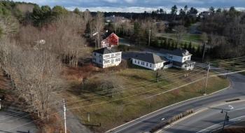Kenniston Hill Inn and surrounding property. Courtesy Tindal & Callahan