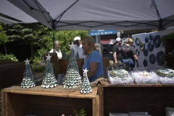 Linda Partridge of Periwinkle Designs, based in Hingham, MA. LISA KRISTOFF/Boothbay Register