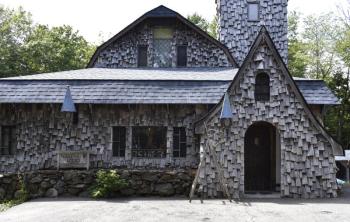 Wooden shakes plate the home's exterior. ISABELLE CURTIS/Boothbay Register