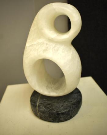 Dick Alden: "Beautiful Woman" of alabaster and soapstone. 