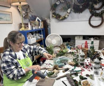 BRGC club member and holiday elf, Abbie Shaw. LISA KRISTOFF/Boothbay Register