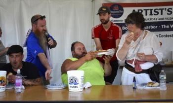 Windjammer Days hot dog eating contest. ISABELLE CURTIS/Boothbay Register