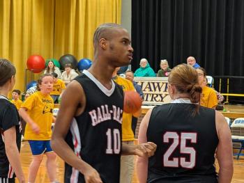 Seahawks honor seniors in Unified finale