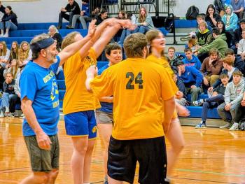 Seahawks soar, Faculty sore