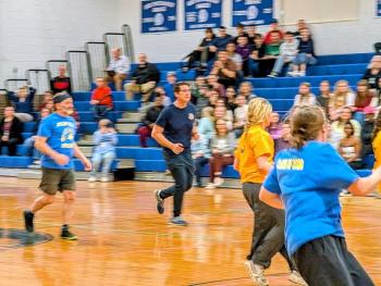Seahawks soar, Faculty sore
