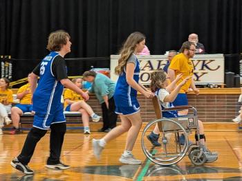 Shipbuilders sail past Seahawks in Unified play