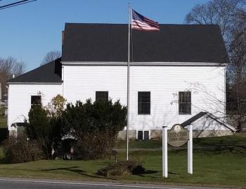 Edgecomb town hall 