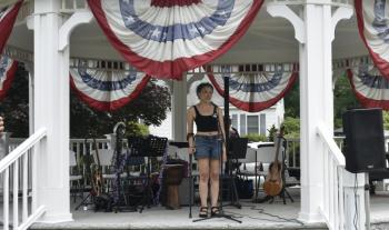 Imij Armstead singing the "Star Spangled Banner" a capella. LISA KRISTOFF/Boothbay Register