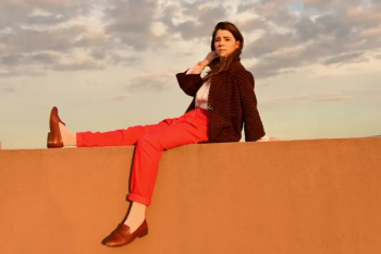 Singer-songwriter Aly Apaltro, aka Lady Lamb, at the Lincoln Oct. 23. Photo: Shervin Lainez