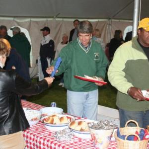 Robin Cole, right, former linebacker for the Pittsburgh Steelers, at the lobster bake last year. Cole is one of the many sports celebrities returning to the Boothbay Charities Classic September 21 and 22 to raise money for Special Olympics Maine. JOHN EDWARDS/Boothbay Register Robin Cole, right, former linebacker for the Pittsburgh Steelers, at the lobster bake last year. Cole is one of the many sports celebrities returning to the Boothbay Charities Classic September 21 and 22 to raise money for Special Olympics Maine. JOHN EDWARDS/Boothbay Register