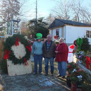 Barbara Warlo, left, and parents Wallace and Linda Brewer. NICOLE LYONS/Boothbay Register