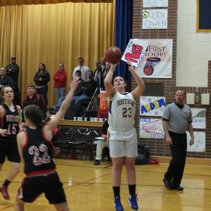 Allison Crocker puts up a jumpshot against Wiscasset. Crocker led Boothbay with 14 points. RYAN LEIGHTON/Boothbay Register Allison Crocker puts up a jumpshot against Wiscasset. Crocker led Boothbay with 14 points. RYAN LEIGHTON/Boothbay Register