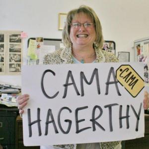 Cama Hagerthy holds the cue card used on “The Price Is Right” when she was called down to contestants row. KEVIN BURNHAM/Boothbay Register