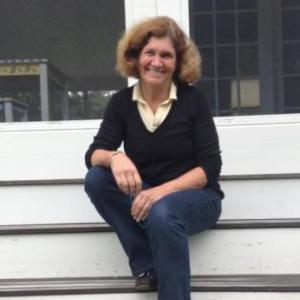 Mary Lou Teel, producer of CBS’ “Sunday Morning,” at her home in Boothbay in late July. LISA KRISTOFF/Boothbay Register