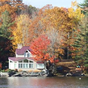 Fall color last year on Megunticook Lake in Camden. Courtesy of Holly S. Edwards