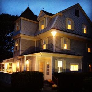 The "Captain's Quarters" on Linekin Bay was where the cast stayed throughout their trip. RYAN LEIGHTON/Boothbay Register 