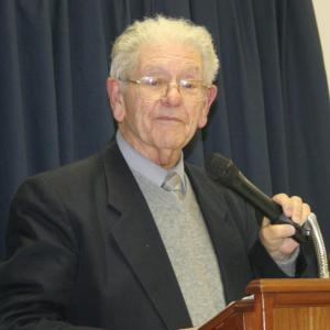 The Reverend Bob Zimmerli, guest speaker at the Rotary Club’s eighth annual Veterans Night, talks about his World War II days aboard a Navy minesweeper. KEVIN BURNHAM/Boothbay Register The Reverend Bob Zimmerli, guest speaker at the Rotary Club’s eighth annual Veterans Night, talks about his World War II days aboard a Navy minesweeper. KEVIN BURNHAM/Boothbay Register