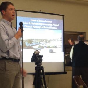 Travis Pryor, senior landscape architect for Wright-Pierce, talks to a crowd of more than 50 people November 13 during a community talk about Damariscotta’s municipal parking lot. The meeting was one of two to discuss the future of the lot. The next meeting will be at 5 p.m. Thursday, Nov. 21 at the Great Salt Bay Community School. BEN BULKELEY/Wiscasset Newspaper Travis Pryor, senior landscape architect for Wright-Pierce, talks to a crowd of more than 50 people November 13 during a community talk about Damariscotta’s municipal parking lot. The meeting was one of two to discuss the future of the lot. The next meeting will be at 5 p.m. Thursday, Nov. 21 at the Great Salt Bay Community School. BEN BULKELEY/Wiscasset Newspaper
