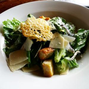 Caesar salad. Ewan Munro/Wikimedia Commons