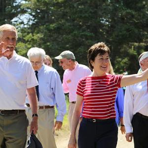 Sen. Angus King, left, and Sen. Susan Collins enjoy the Monhegan quadricentennial.