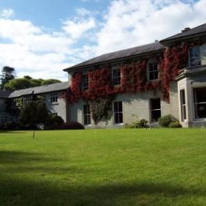 The Currarevagh Guesthouse, located by the shores of Lough Corrib in Oughterard, County Galway, is just one of the six getaway destinations in the Heartwood Theater’s 2015 Vacation Raffle. Courtesy of lodging website Currarevagh House