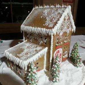 Trish Moroz 2nd place gingerbread