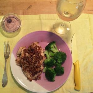 Pecan crusted buttermilk chicken, steamed broccoli with olive oil and garlic, pink salt, and wine. SUZI THAYER/Boothbay Register