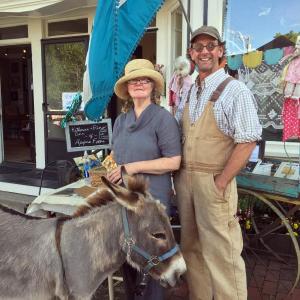 Katherine and Martyn Dunn and one of their “misfits,” Pino the mini donkey, were a big draw at the first Wiscasset Art Walk of 2016. SUZI THAYER/Wiscasset Newspaper