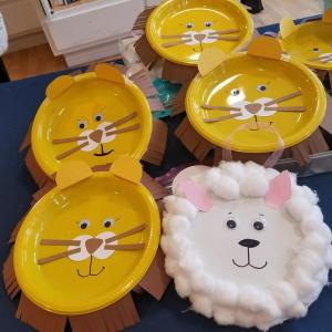 Boothbay Region Garden Therapy "In like a lion, out like a lamb" project for March at St. Andrews Gregory Wing. Courtesy of Kathleen Marty