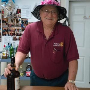 Derby party bartender Daren Graves. JANE CARPENTER/Boothbay Register