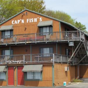 The water-facing view of Cap’n Fish’s Waterfront Inn on Atlantic Avenue in Boothbay Harbor. LISA KRISTOFF/Boothbay Register