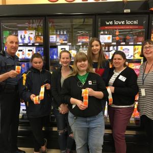 BRHS students, staff and Officer Larry Brown at Hannaford Supermarket. Courtesy of Healthy Lincoln County