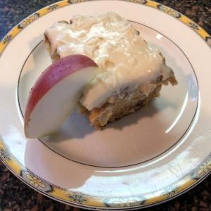 Autumn cake by Evelyn Greenleaf. Lisa Orne Hallinan photo