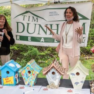 Gallery manager Kerry Hadley and season sponsor Sherri Dunbar were introduced by Wendy Ross at the Maine Art Gallery’s Members Show. Birdhouses decorated by artists were sold in a silent auction. Photo by Bob Bond