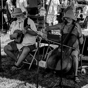Brian Dunn and Laura Buxbaum, pictured here at this summer’s LCDC Family Fun Day Lobster Bake, will perform at the Harvest Dinner at Le Barn in Jefferson on Sunday, Oct. 2.