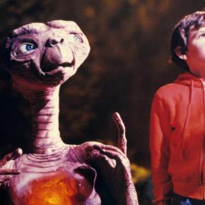 Henry Thomas stars as “Elliott” with everyone’s favorite extraterrestrial, “ET” playing at the Lincoln Theater beginning Oct. 7. Courtesy of the venue