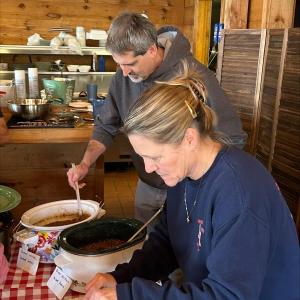 Glenn and Sarah Hyson serving up the Community Lunch food at Brady’s restaurant. Jennie Mitchell photo