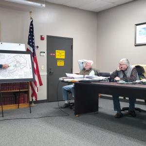 Steve Doe presents plans for construction at Linekin Bay Resort to the Boothbay Harbor planning board. FRITZ FREUDENBERGER/Boothbay Register