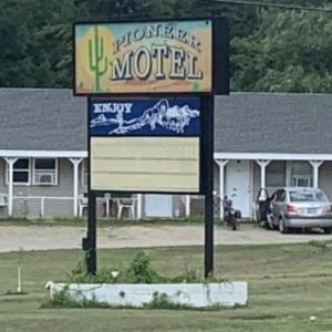 Pioneer Motel in Edgecomb. BILL PEARSON/Boothbay Register