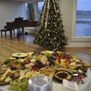 Delicious snacks and music on every floor