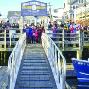 The crowd greeting Santa at Whale Park. FRITZ FREUDENBERGER/Boothbay Register
