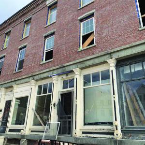 Wawenock block in downtown Wiscasset Aug. 21, after scaffolding that had long been there was removed. Work on the building continued. SUSAN JOHNS/Wiscasset Newspaper 