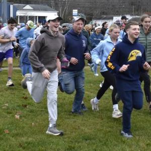 Turkey trot participants.