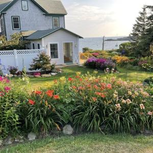 Beach Rose Cottage at Ocean Point, Boothbay. Courtesy of BRGC