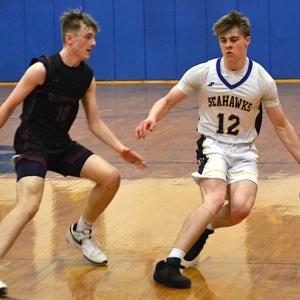 Peyton Barter running the offense. KEVIN BURNHAM/Boothbay Register