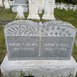 Headstone for Rufus and Sarah Auld. Courtesy of Sara Fahnley