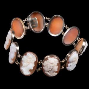 Vintage 14K Gold Cameo Bracelet