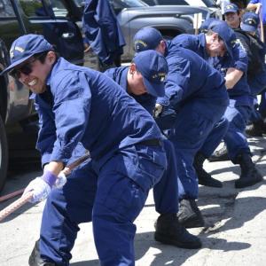The US Coast Guard went up against the BRHS Athletes who pulled on the East side of the Footbridge.